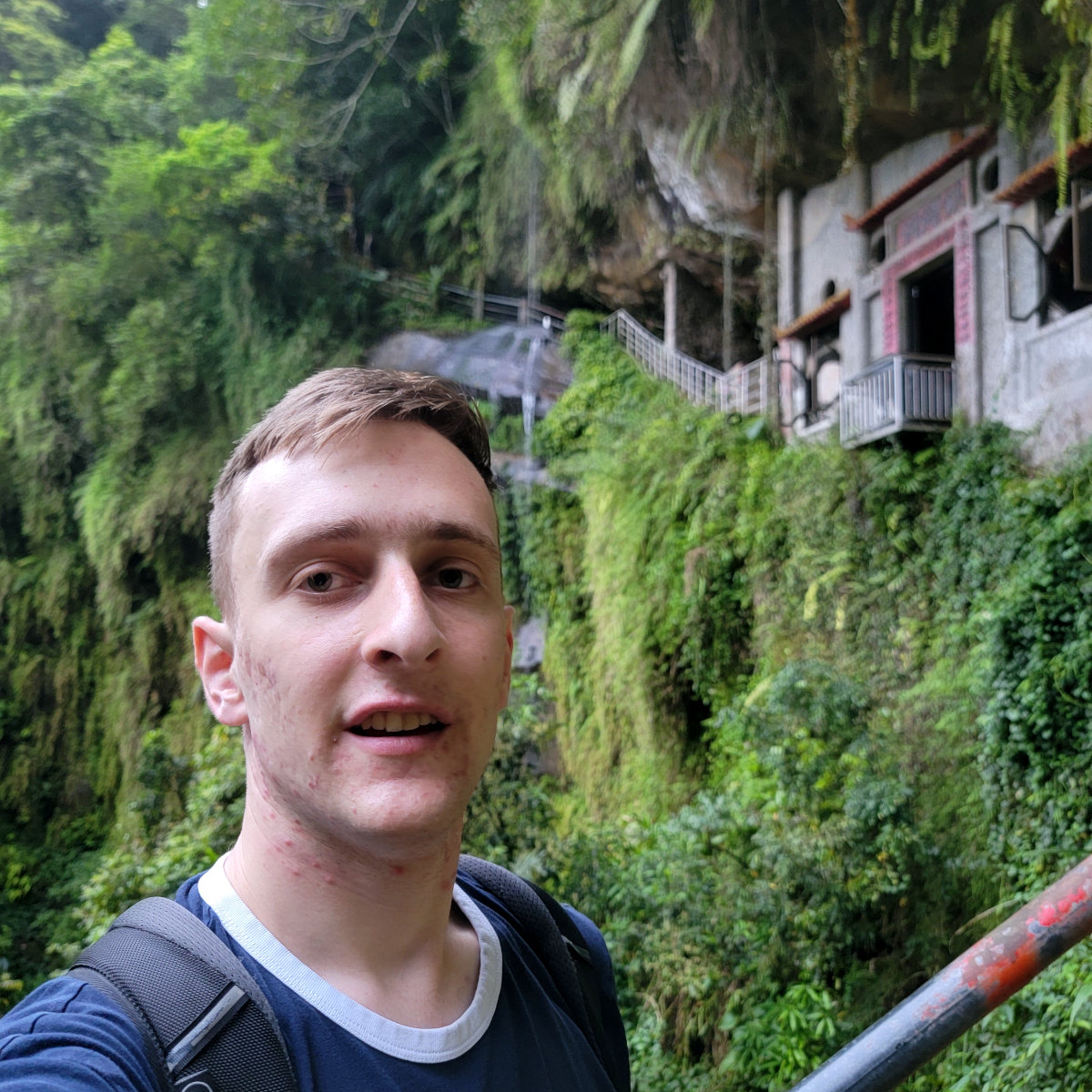 Yinhe Cave (銀河洞)