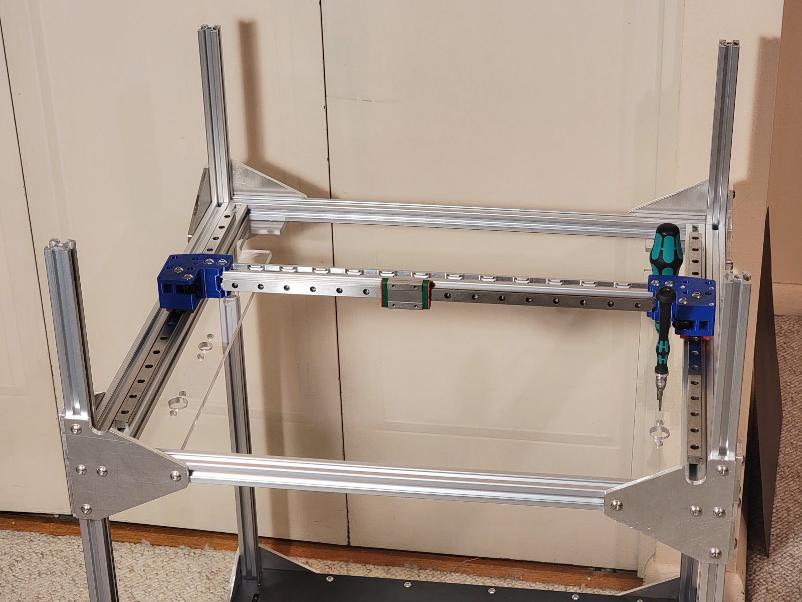 Full-aluminum frame gantry mid-assembly