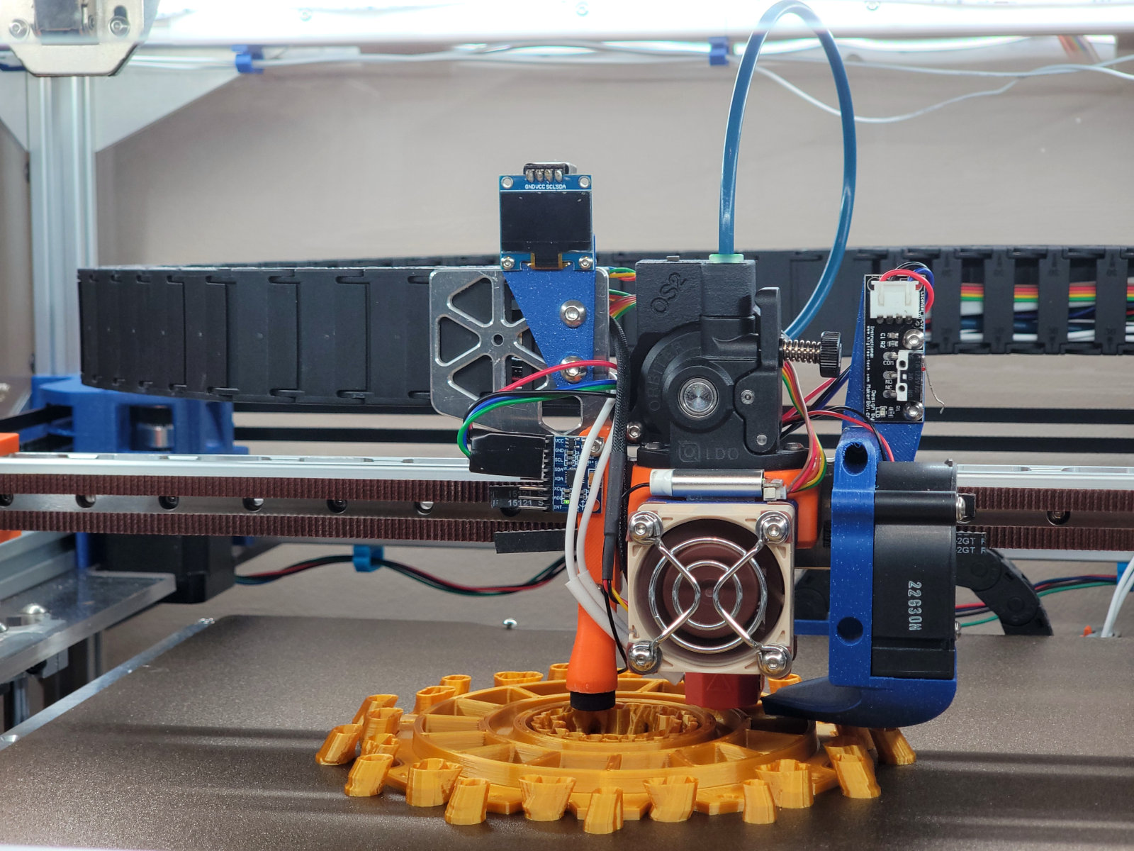 A close-up of the printhead doing its thing